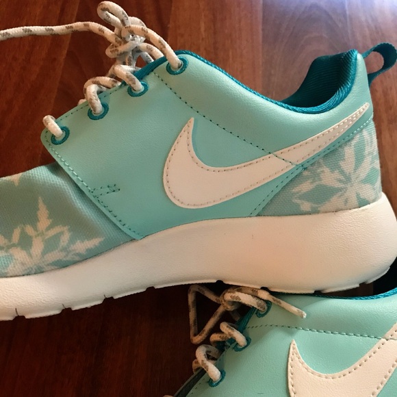 Nike Rosche snowflake pattern 5Y - Picture 3 of 3